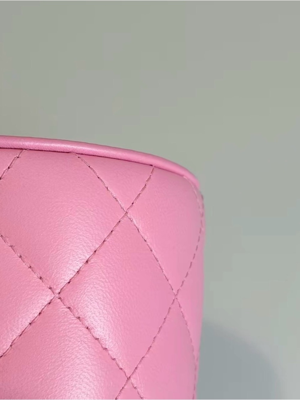 CHANEL Pink Quilted Top-Handle Vanity Mini Bag - Picture 4 of 9